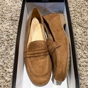 Naturalizer Dannah Loafers